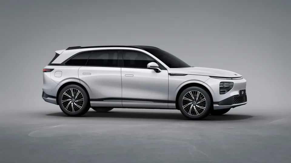 Kinijos elektromobilių gamintojai fiksuoja puikius rezultatus, du jų pasiekė rekordinius pardavimus