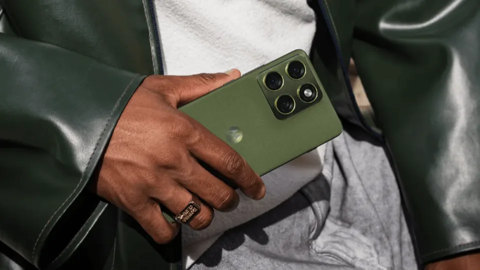 Į Europą atvyksta ploniausias „Motorola“ sukurtas telefonas, jau žinoma ir kiek jis kainuos