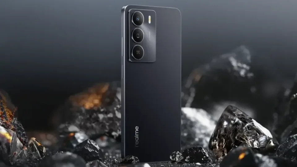 Oficialiai pristatytas tik kiek daugiau nei 100 eurų kainuosiantis „Realme C73 5G“ išmanusis telefonas