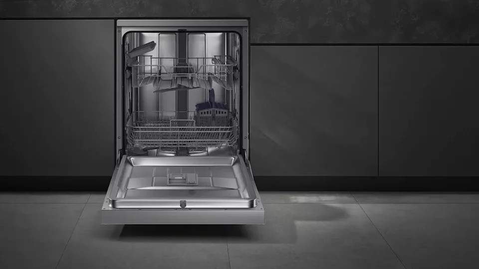 Šiuolaikinės indaplovės turi daugybė įvairiausių funkcijų, o gamintojai šį įrenginį nuolat tobulina: ar žinojote, kad ją naudodami galite sutaupyti net 7 kartus daugiau vandens?