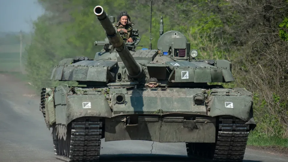 Putinas griebėsi paskutinio šiaudo: į Ukrainą išriedėjo slapta tankų siunta, aiškėja, koks yra tikrasis planas