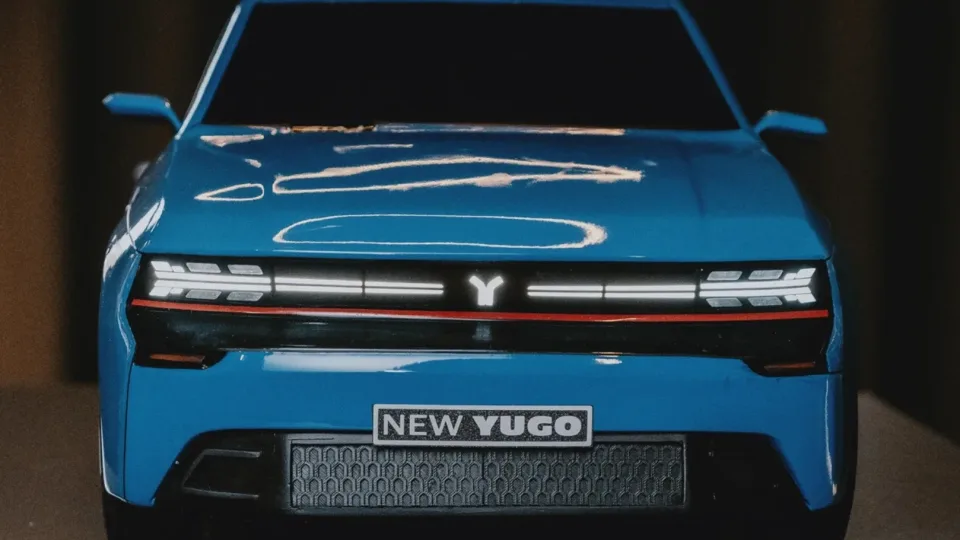 Legendinis „Yugo“ sugrįžta: po beveik 20 metų pertraukos kultinis automobilis atgims visiškai naujai