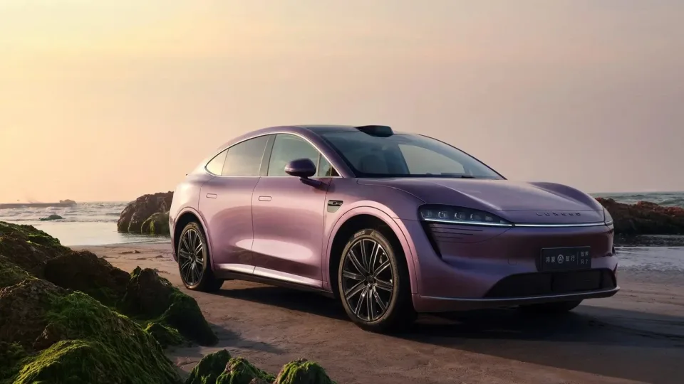 Važiavimas per liepsnas – realybė ar reklaminis burbulas: nesudegė, bet ar tai reiškia, kad saugu?