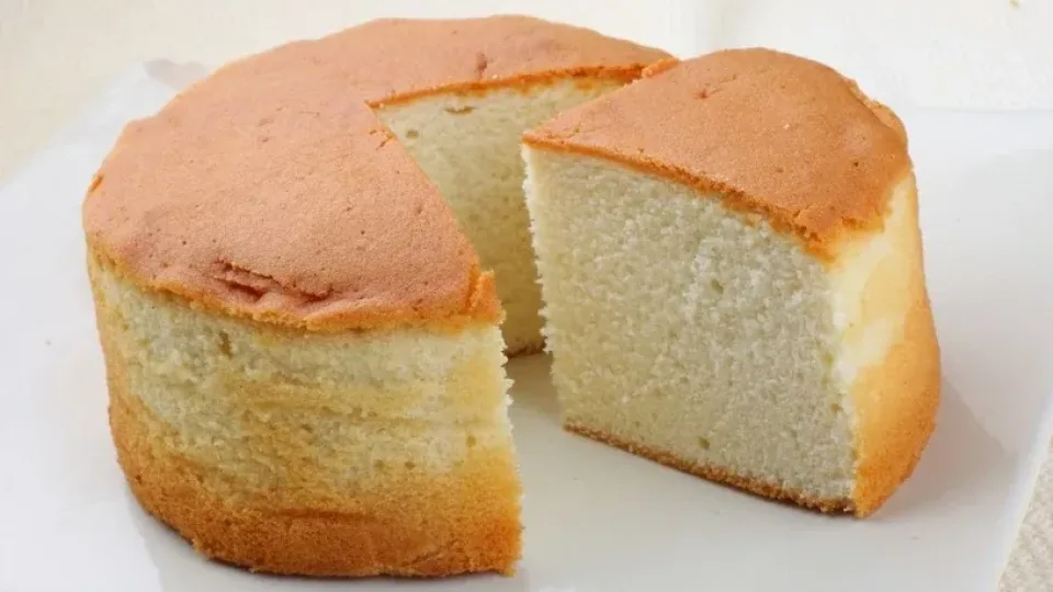 Neįtikėtinai paprastas močiutės biskvito receptas: vos 3 ingredientai ir jokių miltų ar kepimo miltelių