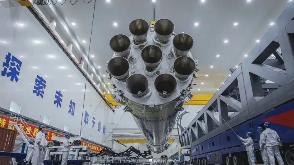 Istorinis momentas kosmoso srityje: kinų raketa grasina perrašyti kosmoso lenktynių taisykles