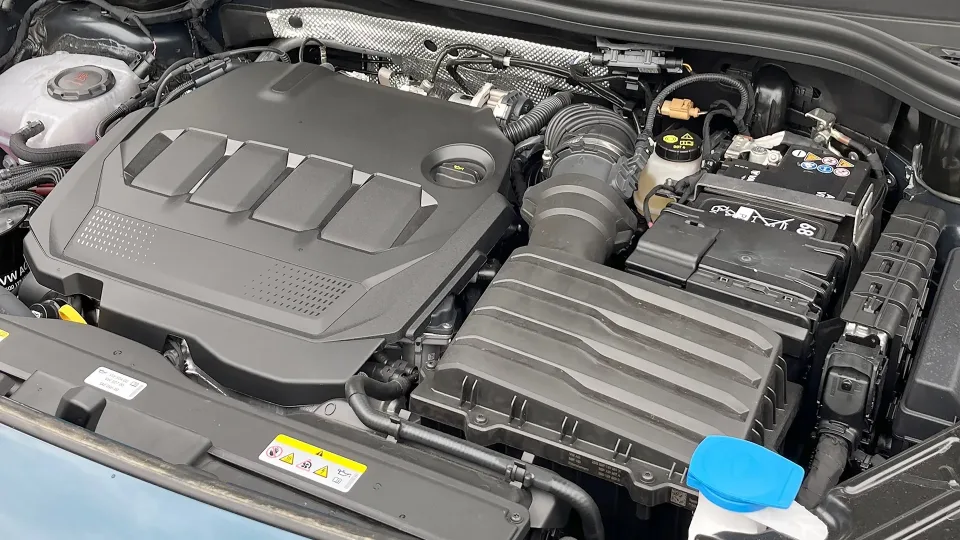 Viena klaida, kuri sugadina brangią automobilio sistemą: šis nutikimas jums gali kainuoti net 3000 eurų