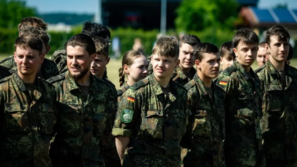 Karui pasiruošę ne visi: apklausa atskleidžia šokiruojančią Vokietijos realybę, ginklų imtis neskubėtų