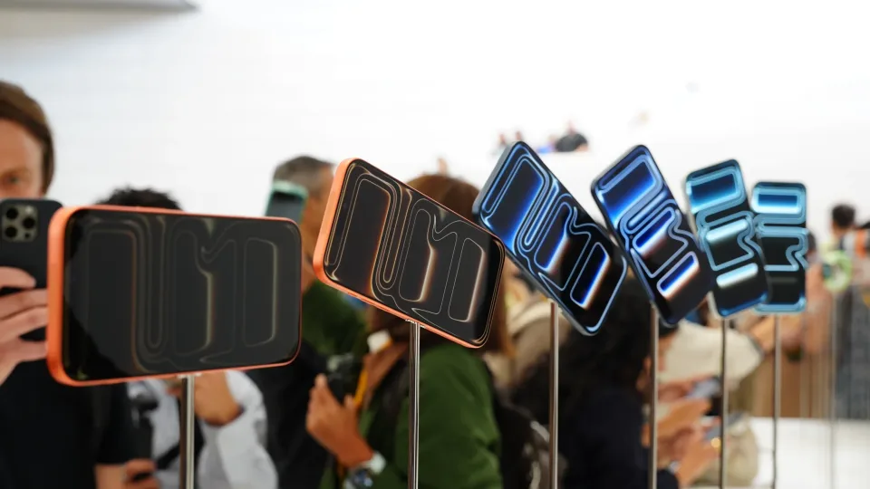 Ką rinktis - „iPhone 17“ ar „iPhone 17 Pro Max“? Kaip nepermokėti, renkantis naują „Apple“ išmanųjį telefoną