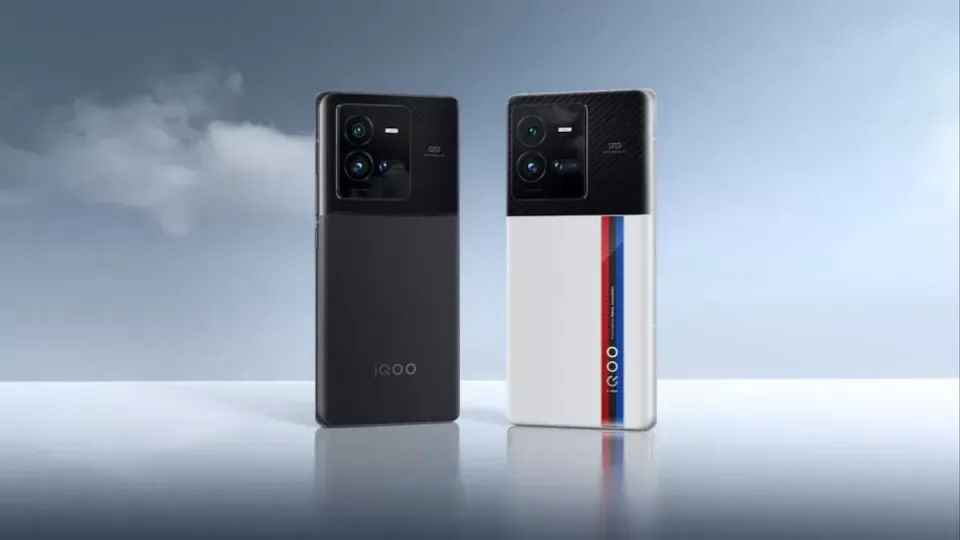 „Vivo“ dukterinė bendrovė ruošiasi naujo flagmano pristatymui: naujoji „iQOO 12“ serija turėtų pasiūlyti puikias fotografavimo galimybes