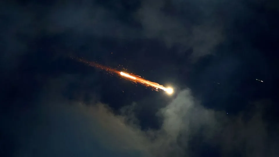 Po JAV atakos – galingas Irano smūgis Izraeliui: sprogimai virš Tel Avivo, raketos Haifoje, pasaulis sulaikė kvapą