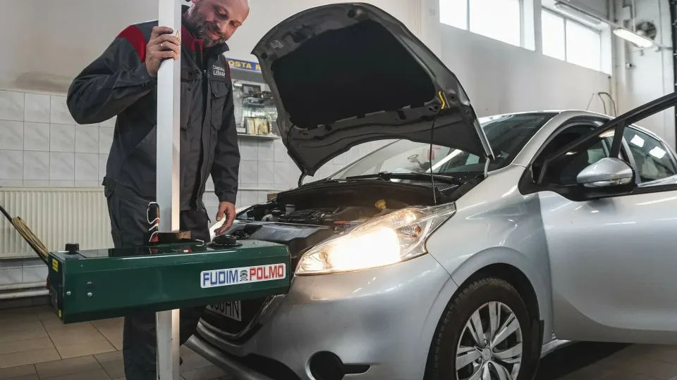 Tūkstančiai automobilių bus pašalinti iš kelių: šie automobiliai nuo sausio nebegalės dalyvauti eisme