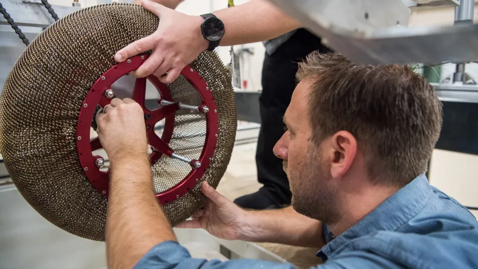 NASA padangos, apie kurias daugelis tik svajojo: sukūrė nesunaikinamas padangas, tai keičia viską