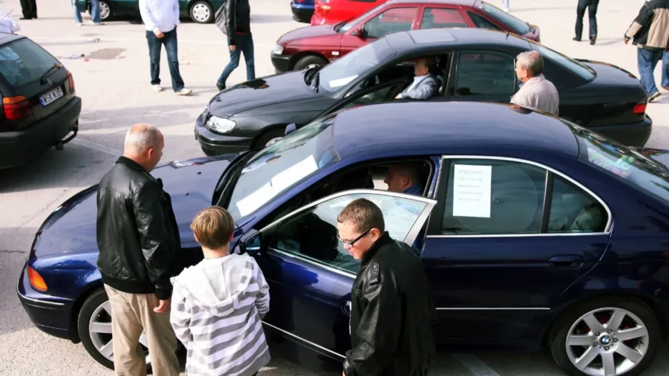 Europos Sąjunga ruošia revoliuciją automobilių rinkoje: pigesnis remontas ir mažiau draudimų