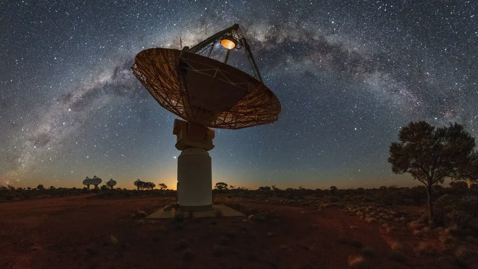 Netikėtas signalas iš kosmoso pribloškė mokslininkus: radijo signalas iš dangaus suglumino net ir ekspertus
