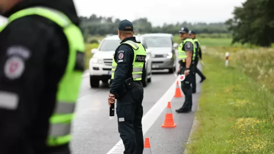 Policijos surengto reido rezultatai šokiravo: vairuotojai gavo baudas, tai kas užfiksuota sostinės gatvėse stebina