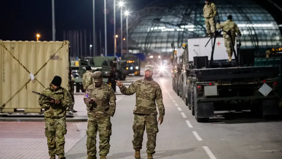 Naujas saugumo planas Ukrainai: trys gynybos linijos, NATO parama ir laukiamas Maskvos įniršis