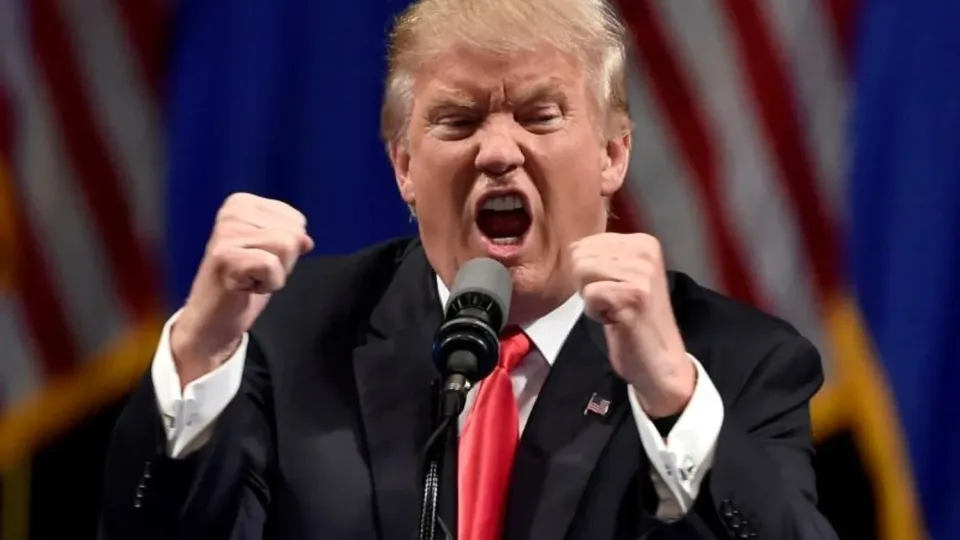 Trumpas siunčia žinutę buvusiam JAV prezidentui: pažėrė gausybę kaltinimų, tarp jų ir dėl karo Ukrainoje
