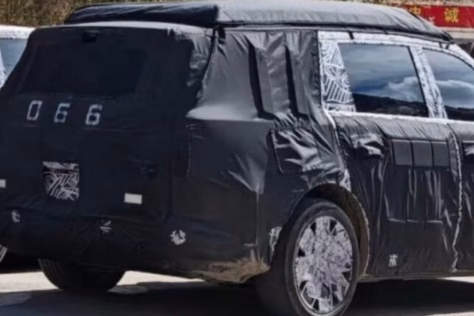 „Xiaomi“ meta visus resursus į elektrinius automobilius, netrukus galime sulaukti dar trijų modelių