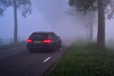 Didžiulis pavojus keliuose: paslaptingi rūko spąstai kelyje, apie kuriuos vairuotojai net nenutuokia