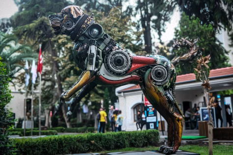 Šuo su naudojimo instrukcija: augintiniai iš metalo vis labiau skatina robotikos proveržį