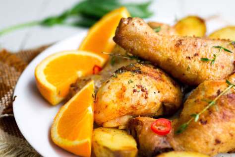 Sultinga kepta vištiena su apelsinais: aromatingas patiekalas be didesnio vargo