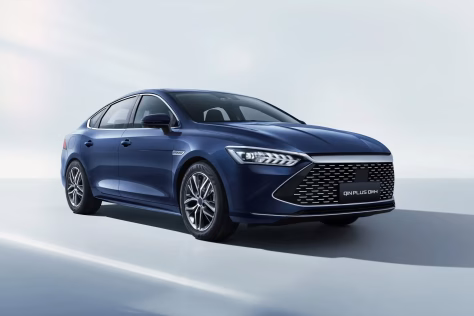 BYD ir vėl drebina automobilių rinką: pristatė neįtikėtinai pigius hibridus su puikiomis savybėmis