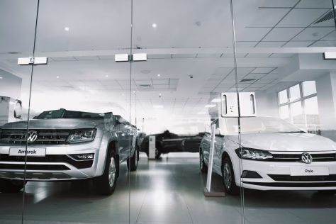 „Volkswagen" desperatiškai ieško milijardo: masinė vadovų kaita ir slaptas taupymo planas