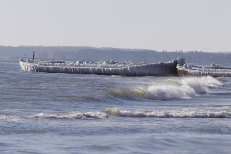 Palydoviniai vaizdai kelia įtampą: Baltijos jūroje ledas plinta sparčiai, bet dar nepasiekė normos
