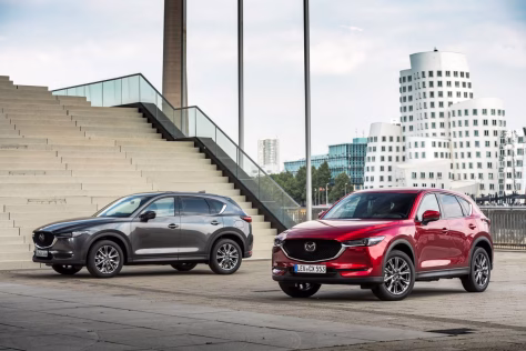 „Mazda“ vadovai priversti griebtis už galvų: iš Rusijos pasitraukė jau seniai, tačiau jų automobiliai grįžo į prekybą