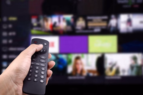 Ar verta investuoti į brangesnį išmanųjį televizorių? Ką iš tiesų lemia didesnė kaina ir ką pasirinkti