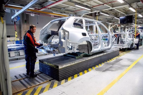 „Volvo“ siunčia įspėjimą bendrovės automobilių vairuotojams: aptikta labai pavojinga stabdžių klaida