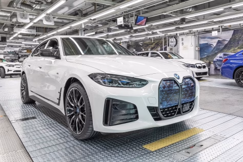BMW anonsuoja įspūdingą elektrinį automobilį, kuris bus komplektuojamas su keturiais elektriniais varikliais, pamatykite tai patys