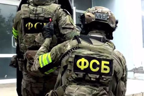 Skundai, baimė ir represijos: Rusijoje vėl atgimsta sovietinė praktika