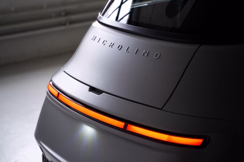 Broliai šveicarai atgaivino septintojo dešimtmečio legendą: pristatytas miniatiūrinis automobilis, kuris nustebins ne tik išskirtine savo išvaizda