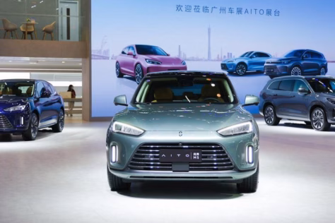 „Huawei“ turi itin ambicingų planų: kinų milžinė ketina sudrebinti automobilių rinką, išsikelti itin ambicingi tikslai