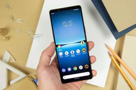 Netikėtas sprendimas: aukščiausios klasės „Sony“ telefonus patikėta gaminti kitoms kompanijoms