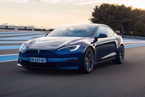 Dar vienas smūgis E.Musko valdomai „Teslai“: bendrovė pašalinta iš Vankuverio automobilių parodos, paaiškintos ir to priežastys