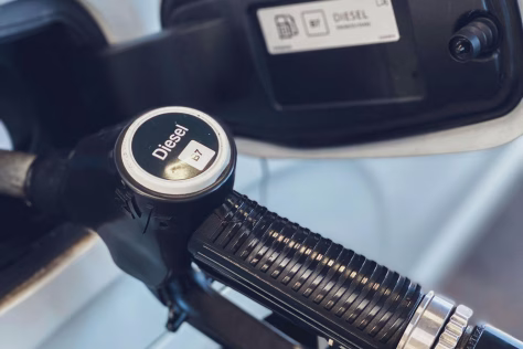 Pasiruoškite už degalus mokėti kone dvigubai: ekspertai įspėja, kad tai neišvengiama degalų ateitis