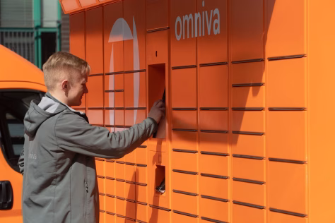 Pasitikti pavasarį tvariau: „Omniva LT“ kampanija ragina nenaudojamiems daiktams suteikti naują gyvenimą