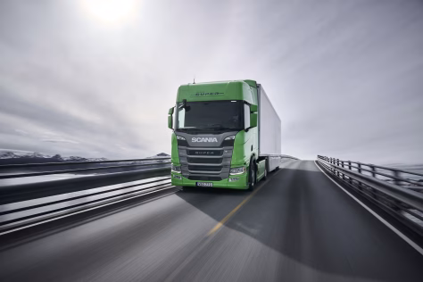 „Scania“ dominavo ekologiškų sunkvežimių konkurse: susigrąžino efektyviausio tolimųjų reisų vilkiko titulą