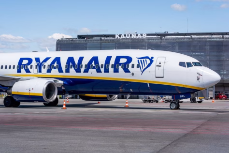 Skrydis su „Ryanair“ virto tikru košmaru: kelionė lėktuvu į Milaną vos nesibaigė tragedija, yra ir sužeistų