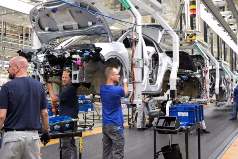 Situacija artėja prie katastrofinės ribos: Vokietijos automobilių rinka traukiasi, žaibiškai auga bedarbių skaičius