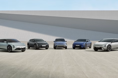 Ispanijoje vykusios Elektromobilizmo dienos metu pristatyti du nauji elektriniai „Kia“ automobiliai, žymi naujausią gamintojos elektrifikacijos strategijos etapą