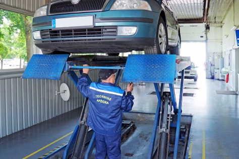 Dalies lietuvių automobiliai taps nebenaudojami: naujos taisyklės glumina tūkstančius, pasakė, ką daryti