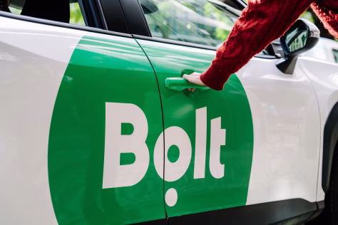Grįžimas iš oro uosto tapo paprastesnis: nuo šiol „Bolt“ prisitaikys prie skrydžio laiko pokyčių