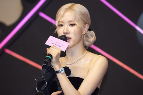 K-pop triumfas: Rose šturmuoja „Billboard“, muša rekordus ir rašo naują istoriją