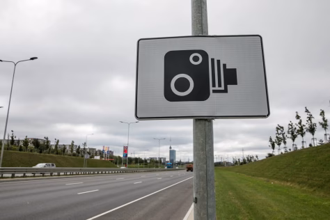 Atskleista didžioji greičio matuoklių paslaptis: kada jie fotografuoja iš galo ir kodėl negavote baudos nors blykstelėjo?