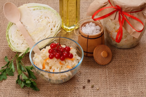 Senoji raugintų kopūstų tradicija sugriuvo: rauginti kopūstai paruošiami per kelias dienas ir traškesni nei bet kada