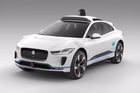 „Google“ ir „Toyota“ suvienijo jėgas: ruošiasi mesti iššūkį „Teslai“, kurs autonominius automobilius