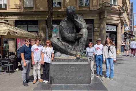 Triuškinantis pasirodymas Europoje: praktinėje gamtos mokslų olimpiadoje iškovoti net 6 medaliai